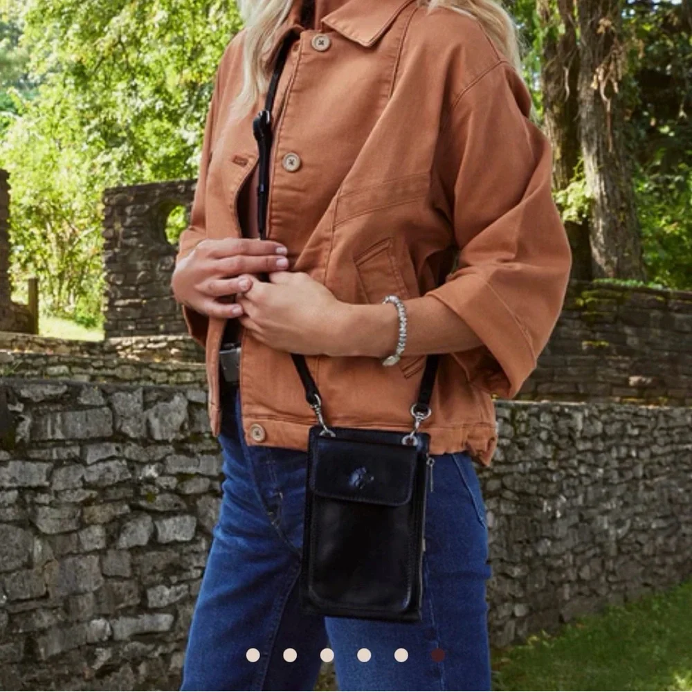 Patricia Nash Chiavella Phone Black Crossbody Bag Wallet NWOT - Picture 2 of 12